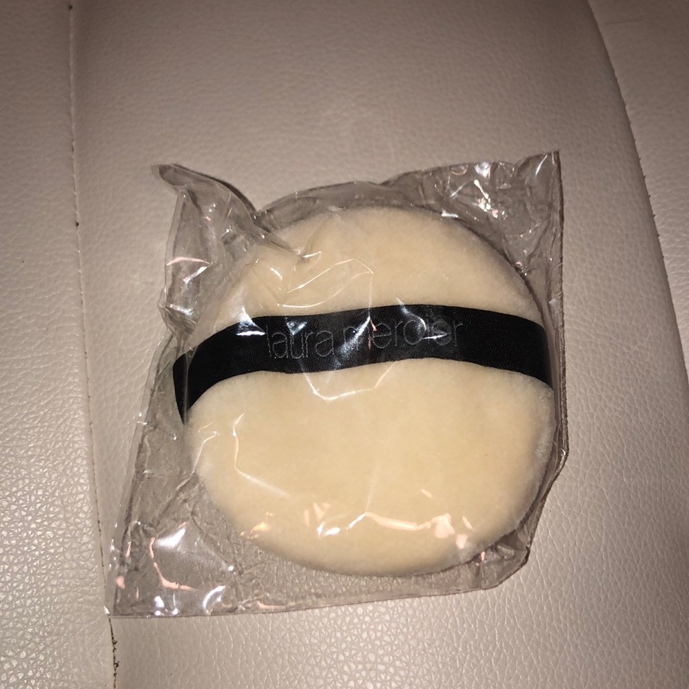 Laura Mercier powder sponge